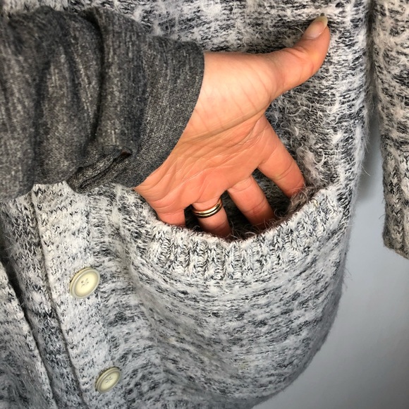 Soft fuzzy gray & white long cardigan, M/L - Picture 6 of 8